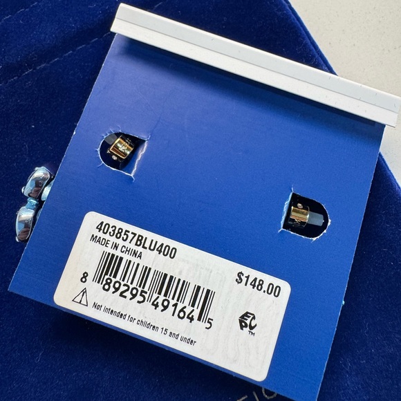 🎉LAST CHANCE🎉Eagle's Head Crystal Hoop Earrings
KURT GEIGER LONDON - Picture 5 of 5